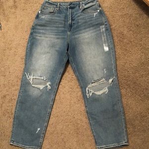 New. American Eagle Stretch Curvy Mom Jeans